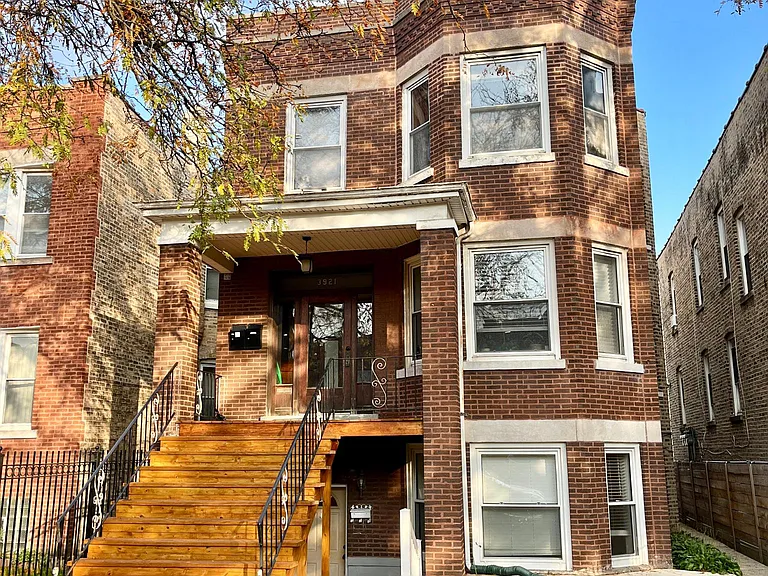 3921 N Spaulding Ave #B — Photo 2
