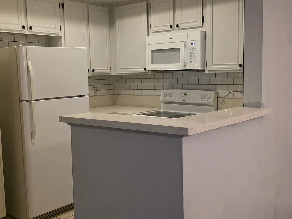 22100 Burbank Blvd #247E