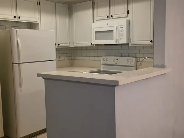22100 Burbank Blvd Unit 247E, Woodland Hills, CA 91367