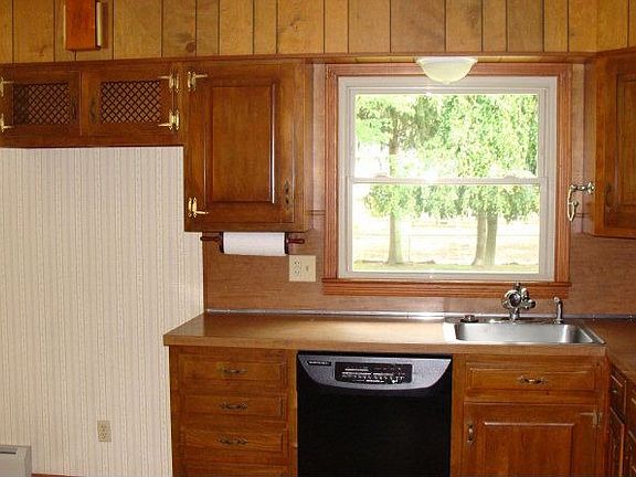 5th image of 868 Laura Dr