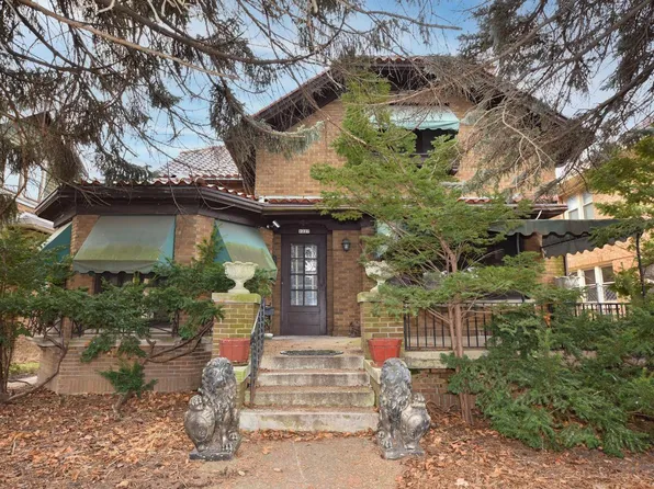 1227 South Layton BOULEVARD, Milwaukee, WI 53215