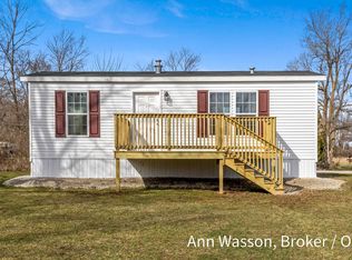 310 Round Lake Rd, Vermontville, MI 49096