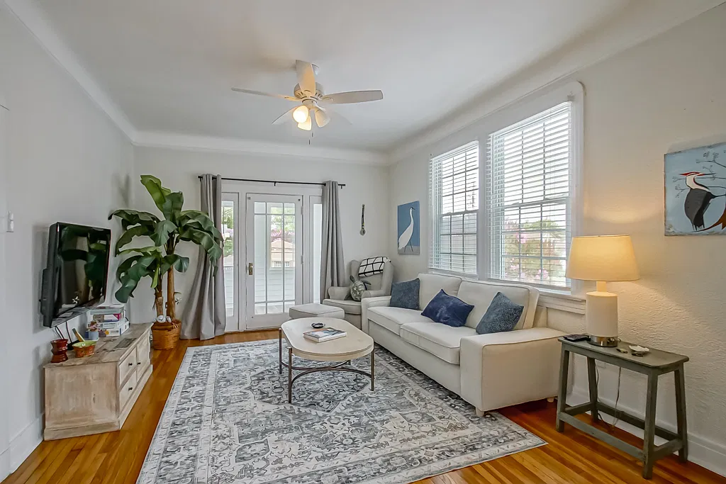 3 bed, 1750 sqft, $2,700 — Photo 3