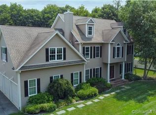 9 Wojtasik Dr, Wallingford, CT 06492