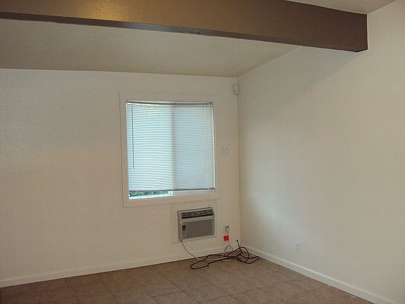 2nd image of 1555 N Sepulveda Ave
