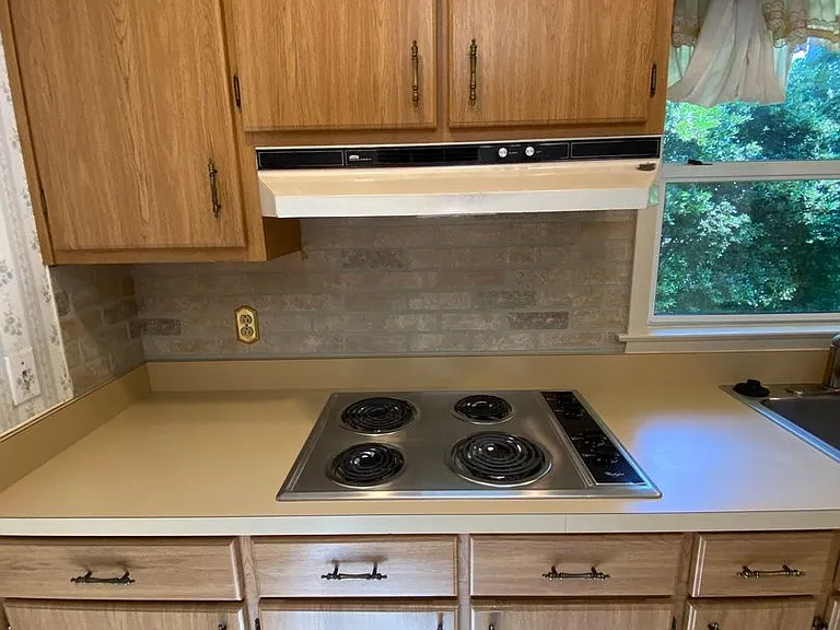 2648 S Kings Rd — Photo 4