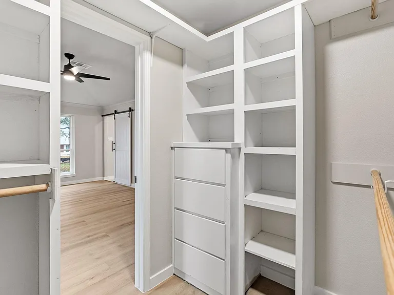 900 Morgan Hill Dr — Photo 20