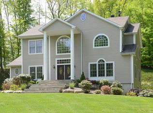 59 Mill St, Putnam Valley, NY 10579