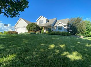 1666 River Ridge Dr, Dixon, IL 61021