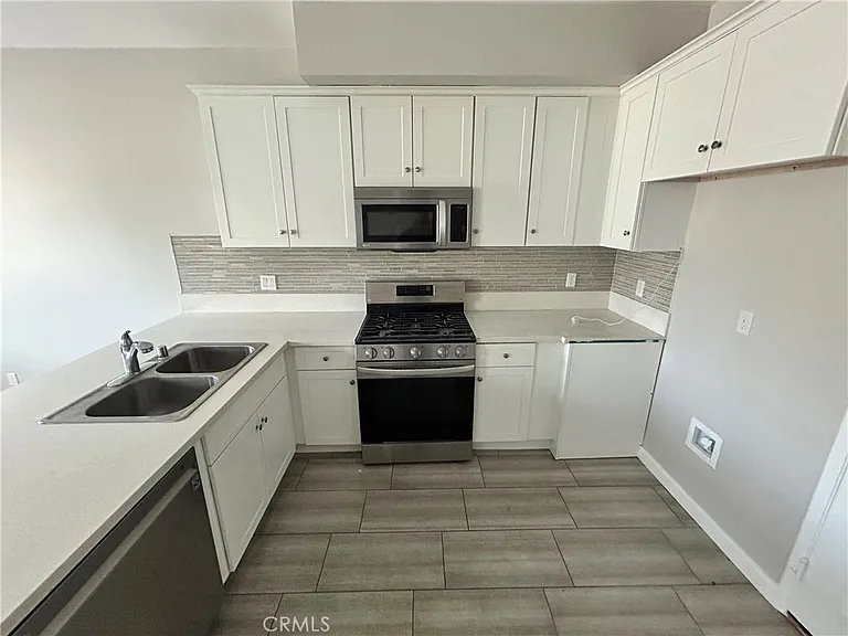 13665 Arrow Blvd #6 — Photo 23