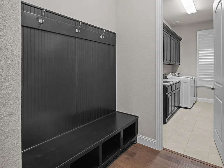 5801 Fuder Dr — Photo 40