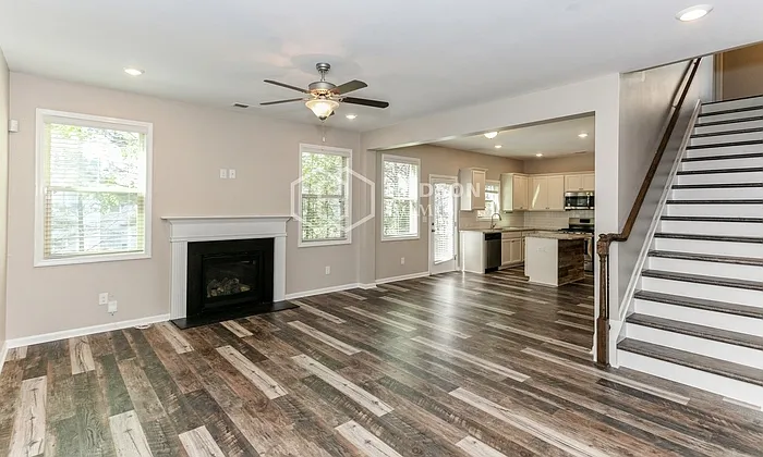 319 Lanier Ct — Photo 5