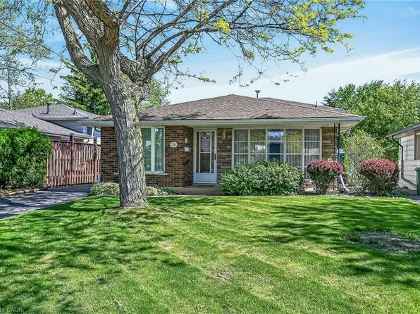 38 Tyrone Dr, Hamilton, ON L9C 2M7