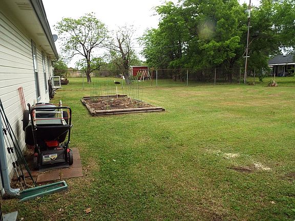 2nd image of 214 Masthead Rd