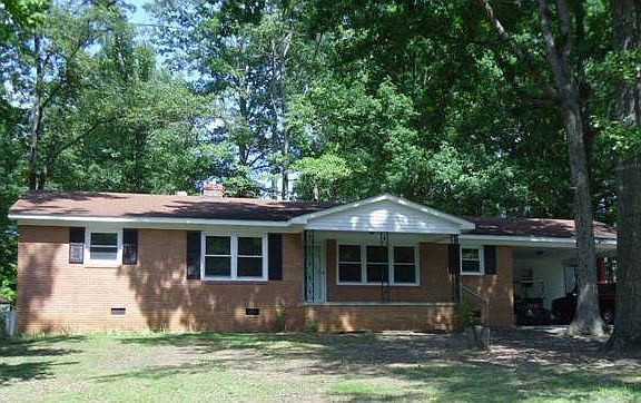 2nd image of 135 Cherokee Dr