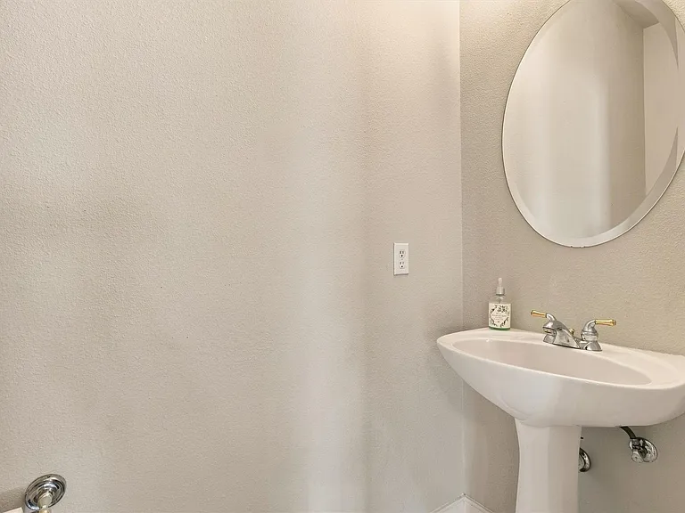 9729 FM 775 — Photo 24