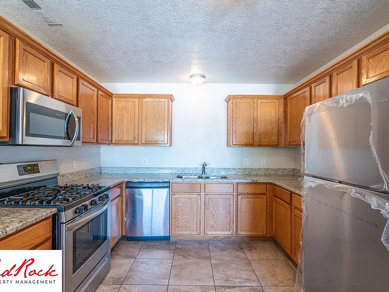 Fourplex - 620 W Evans Ridge — Photo 23