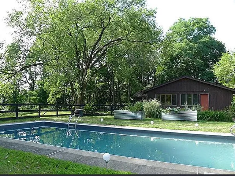 183 Barrytown Rd — Photo 2