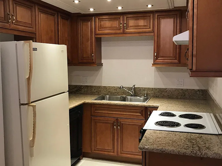 Kitchen newly remodeled