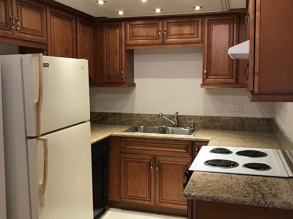 Kitchen newly remodeled