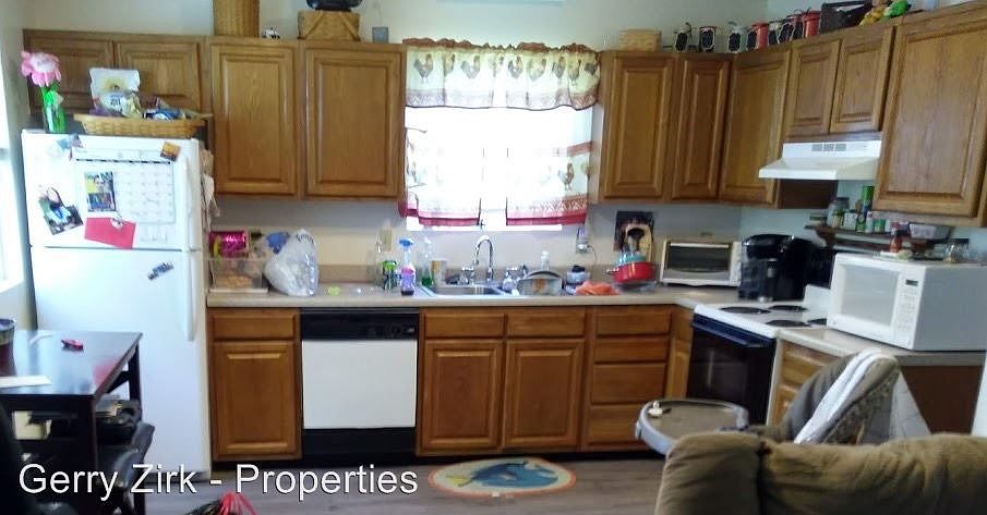 1st image of 270 Wakeman Ct
