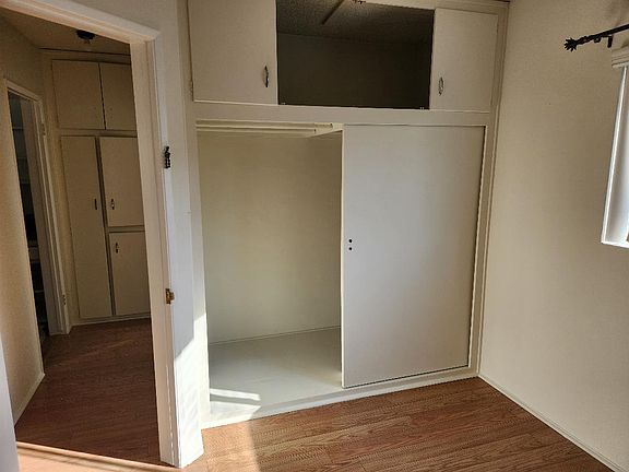 4th image of 214 E 1st St #3