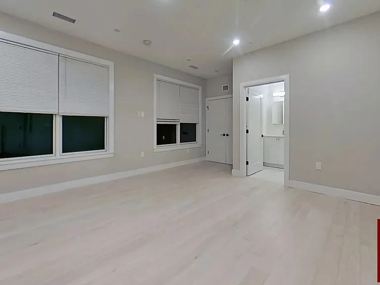 197 Green St #304D — Photo 3