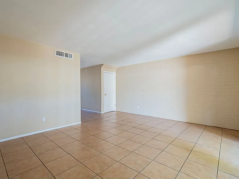 2 bedroom 1.5 bathroom in the heart of Phoenix — Photo 15