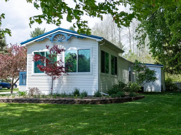 1014 Carmen Dr, Weidman, MI 48893