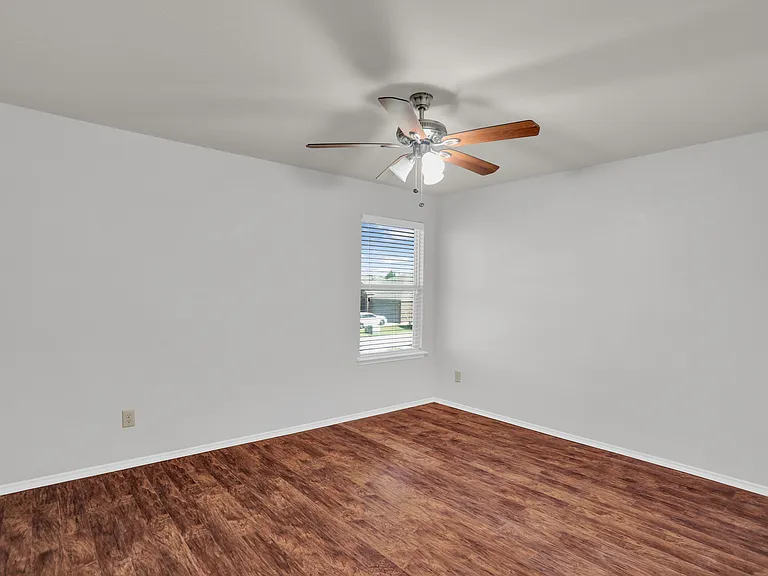 2138 Meadow View Dr — Photo 23