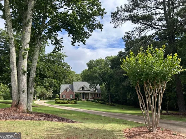 105 Meadow Trl, Social Circle, GA 30025