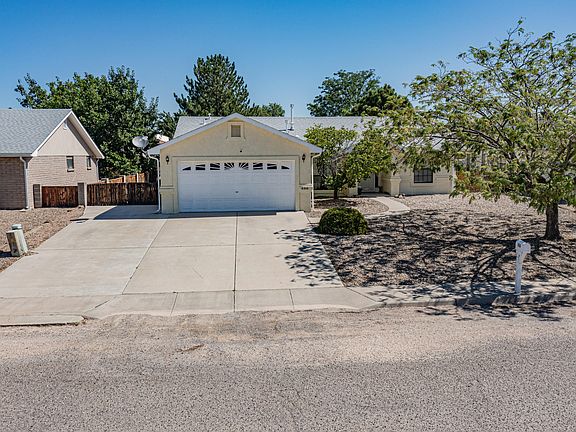 2nd image of 936 Lee Trevino Dr