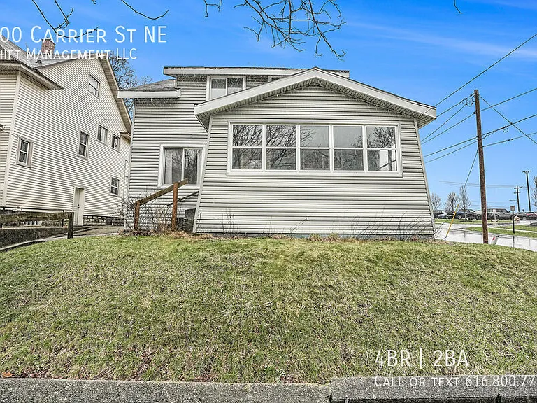 400 Carrier St NE — Photo 1