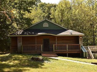 1061 N 1750th Rd, Lawrence, KS 66049