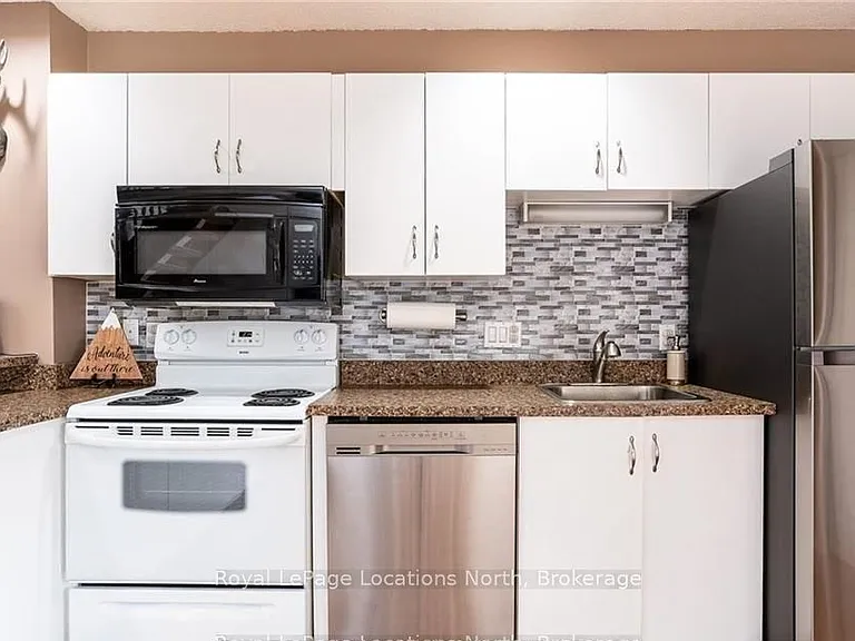 470 Oxbow Cres #10 — Photo 14