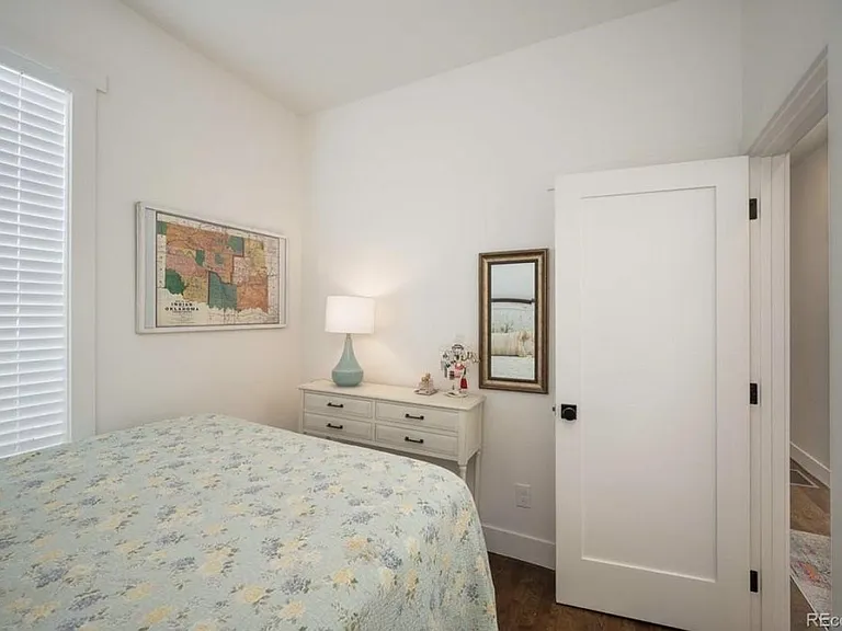 1705 Grove St — Photo 13