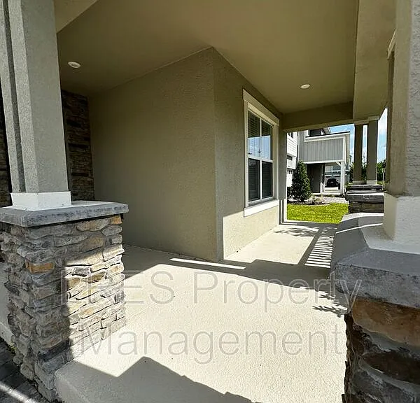 9220 Sea Pine Ave — Photo 3