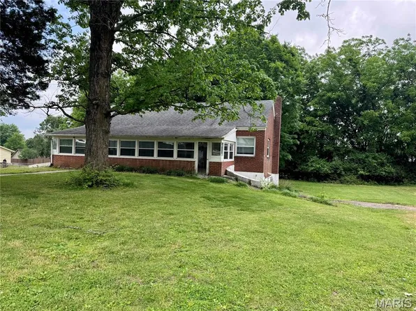 1224 W Cape Rock Dr, Cape Girardeau, MO 63701