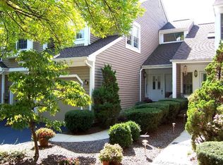 90 S Edgewood Rd, Bedminster, NJ 07921