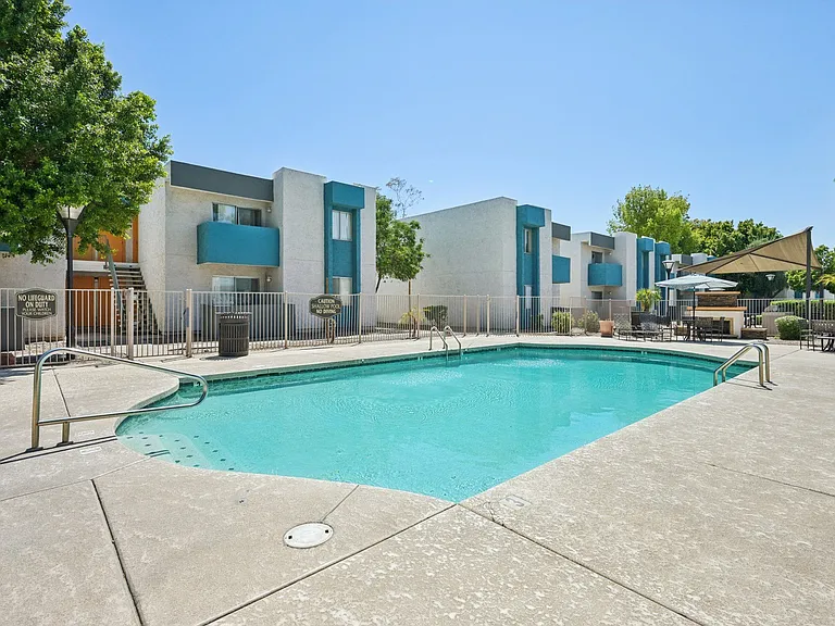 Sycamore Square Apartments — Photo 40