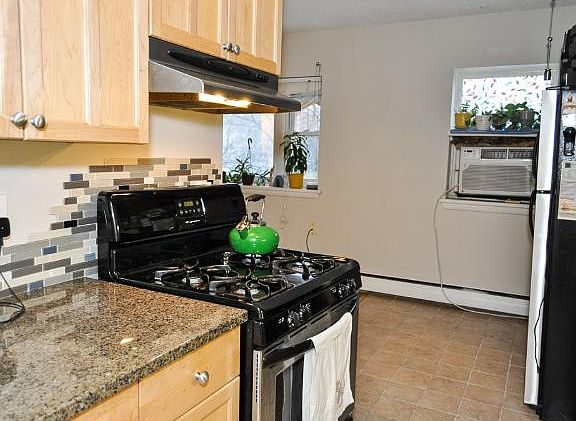 3rd image of 2747 Dupont Ave S APT 303