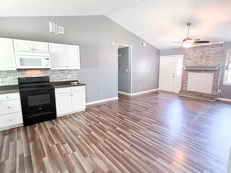 308 Overdale Cir — Photo 9