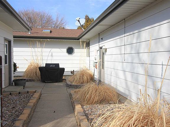 4th image of 2905 Barclay Dr