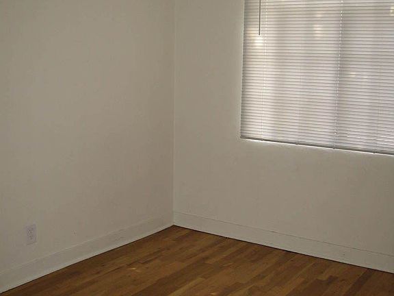 5th image of 902 Tijeras Ave NW APT 8