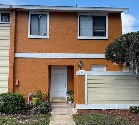 2nd image of 44 Silver Falls Cir