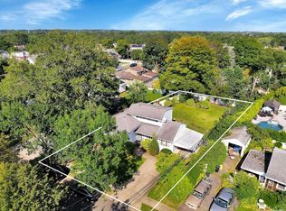 81 Hemlock Dr, Farmingdale, NY