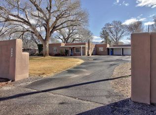 6812 Guadalupe Trl NW, Los Ranchos De Albuquerque, NM 87107