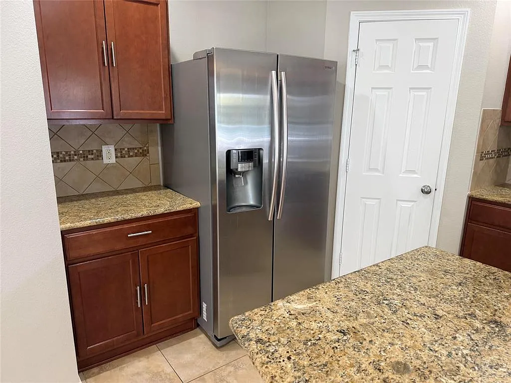 2 bed, 2.5 bath, 1280 sqft, $2,000 — Photo 4