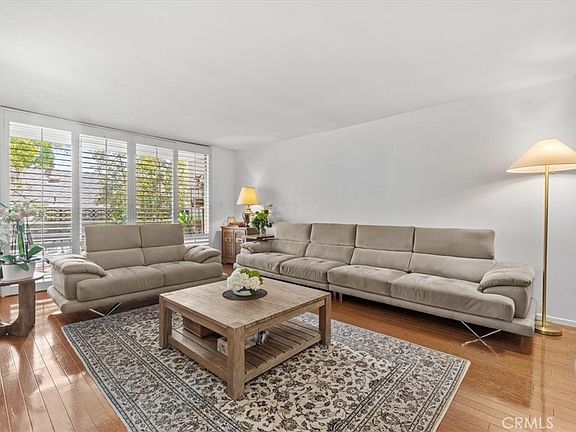 3rd image of 15248 Dickens St APT 205