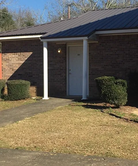 Valley Manor — Photo 3